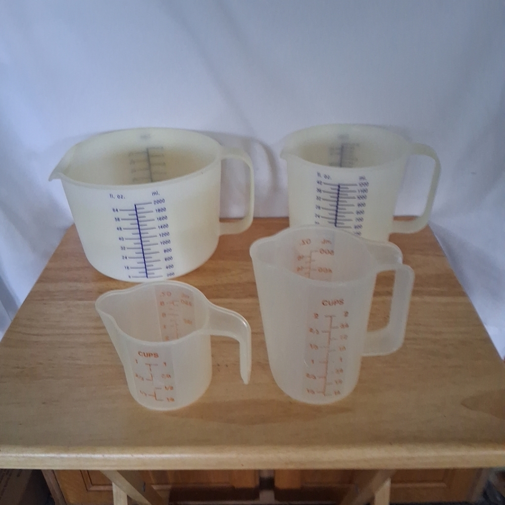 Tupperware Cream Kitchen Tools Set - Picture 2 of 3